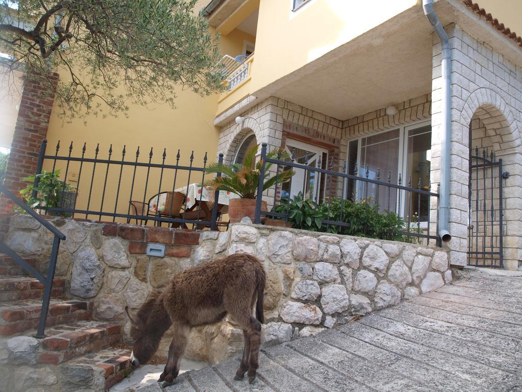 Apartments Dumicic Supetarska Draga Oda fotoğraf